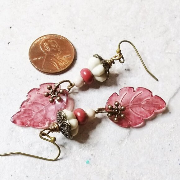 Gorgeous Pumpkin Beads & Glass Leaf Earrings! Muted Feminine Pinks & Reds! - Picture 5 of 8